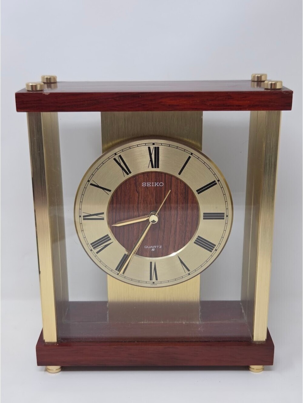 Seiko QZ876G Quartz Mantel Clock Wood Grain Case Roman Numeral Dial Japan